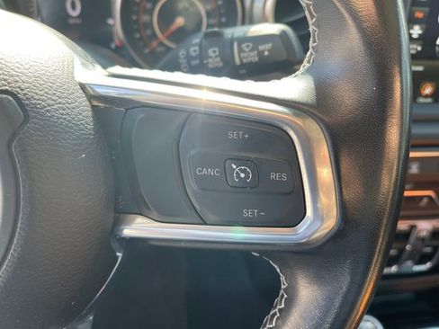Used 2022 Jeep Wrangler Unlimited Sahara AWD/4WD image 34