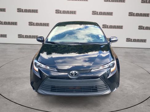 Used 2024 Toyota Corolla LE FWD image 2