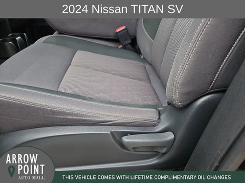 Used 2024 Nissan Titan SV RWD image 23