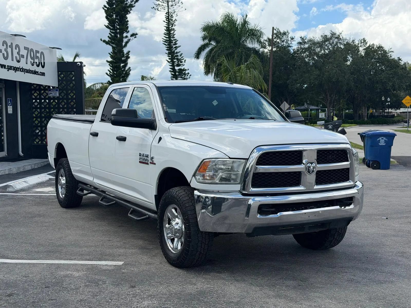 Used 2016 RAM 2500 Tradesman w/ Chrome Appearance Group AWD/4WD image 3