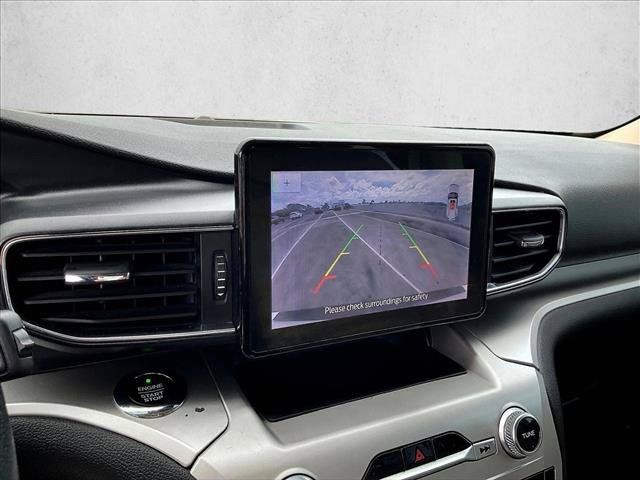 Used 2020 Ford Explorer XLT w/ Equipment Group 202A AWD/4WD image 19