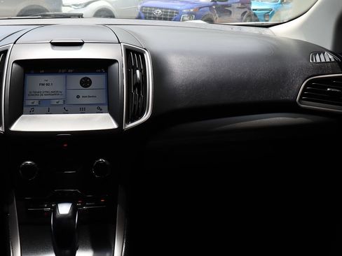 Used 2018 Ford Edge SEL w/ Equipment Group 201A FWD image 44