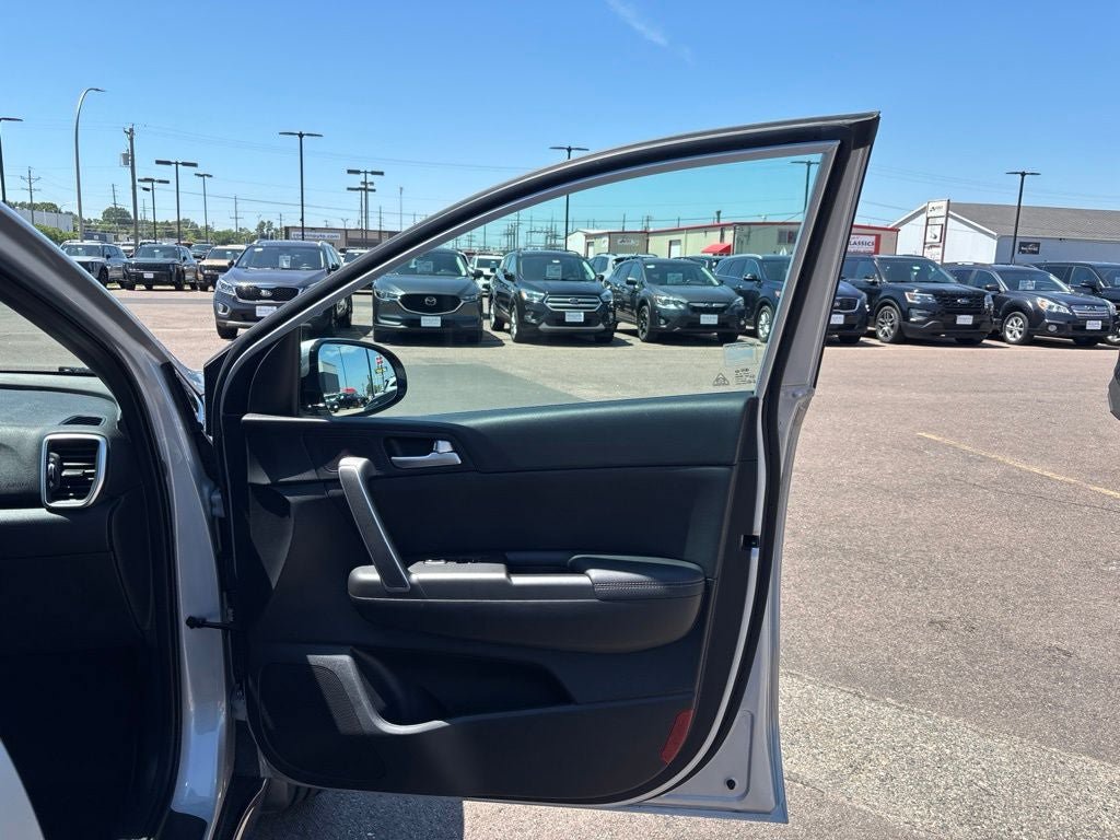 Used 2020 Kia Sportage S w/ S Sunroof Package AWD/4WD image 35