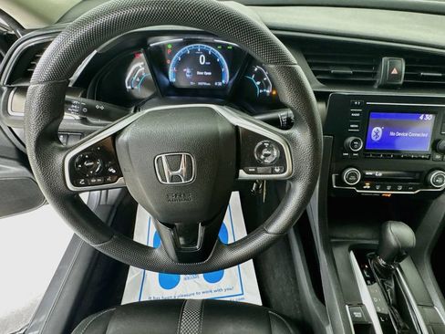 Used 2019 Honda Civic LX image 9
