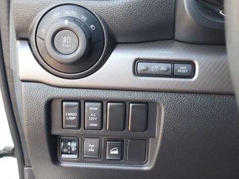 Used 2021 Nissan Titan PRO-4X w/ Pro-4x Convenience Package AWD/4WD image 16