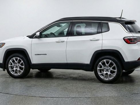 Used 2025 Jeep Compass Limited AWD/4WD image 5