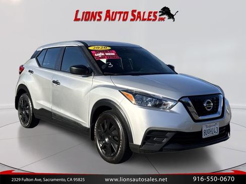 Used 2020 Nissan Kicks S FWD image 3