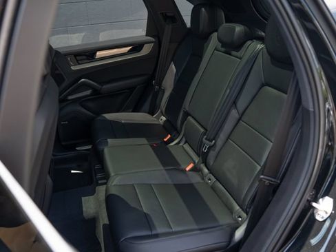 New 2026 Porsche Cayenne AWD/4WD image 18