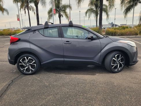 Certified 2022 Toyota C-HR XLE image 3