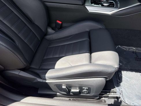 Used 2026 BMW M2 w/ Lighting Package RWD image 23