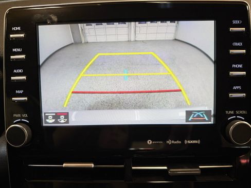 Used 2019 Toyota Avalon XSE image 18