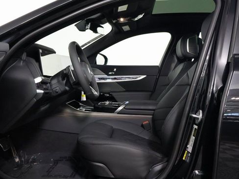 New 2026 BMW 750e xDrive image 5