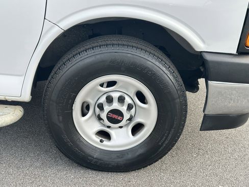 Used 2023 GMC Savana 2500 w/ Driver Convenience Package image 15