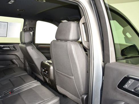 Used 2025 Chevrolet Tahoe Z71 image 46