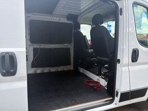 Used 2023 RAM ProMaster 2500 w/ Convenience Group FWD image 16