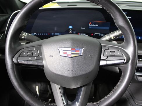 Used 2024 Cadillac XT4 Premium Luxury image 13
