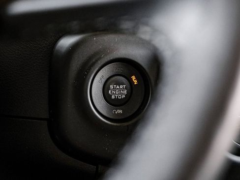 Used 2019 Jeep Wrangler Unlimited Sport S image 29