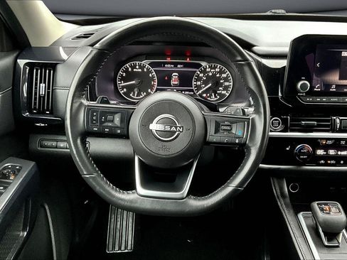 Used 2024 Nissan Pathfinder SV AWD/4WD image 9