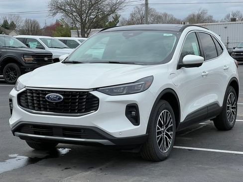 New 2024 Ford Escape SE w/ PHEV Premium Package FWD image 39