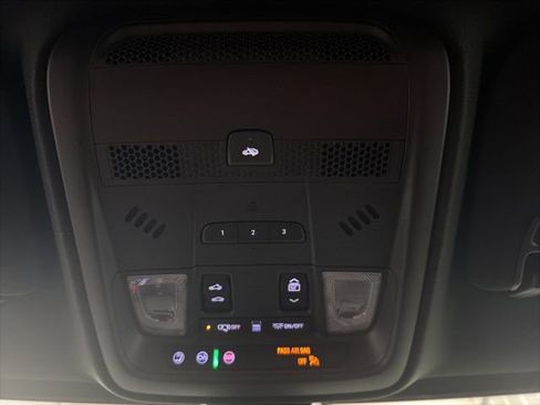 Used 2019 Cadillac XT5 Premium Luxury w/ Driver Assist Package image 37