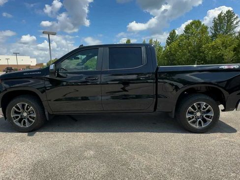 Used 2023 Chevrolet Silverado 1500 LT AWD/4WD image 5