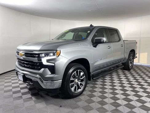 Used 2023 Chevrolet Silverado 1500 LT AWD/4WD image 4