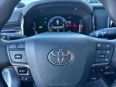 Used 2025 Toyota Camry LE FWD image 23