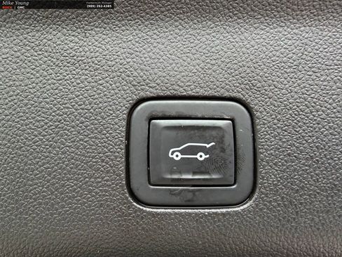 Used 2021 GMC Yukon Denali w/ Denali Ultimate Package AWD/4WD image 11