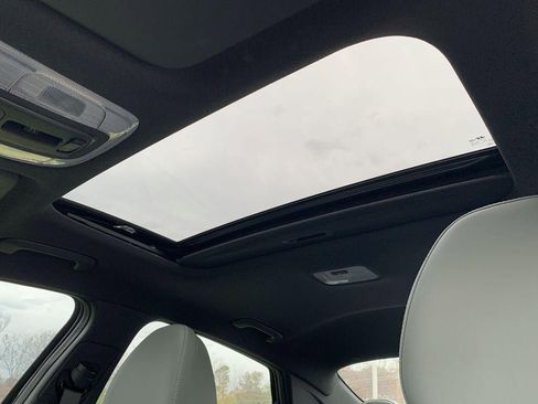 New 2025 Hyundai Elantra Limited image 68