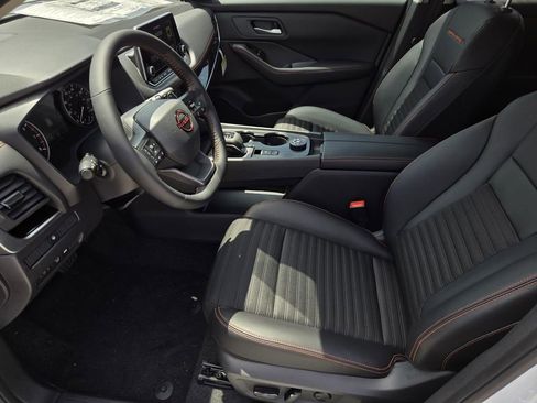 New 2026 Nissan Rogue SV AWD/4WD image 19