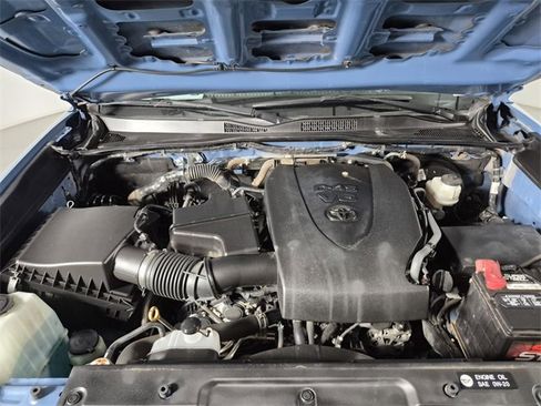 Used 2019 Toyota Tacoma TRD Sport image 8