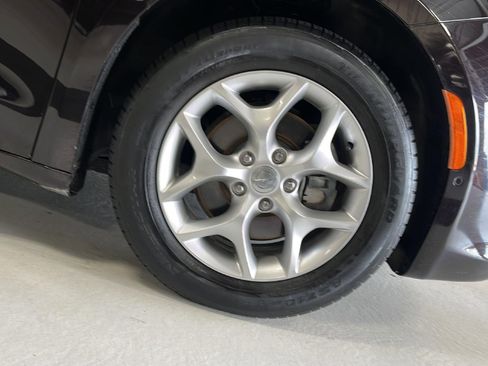 Used 2018 Chrysler Pacifica Touring-L Plus w/ Advanced Safetytec Group image 24