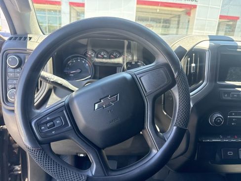 Used 2019 Chevrolet Silverado 1500 Custom Trail Boss w/ Custom Convenience Package AWD/4WD image 9