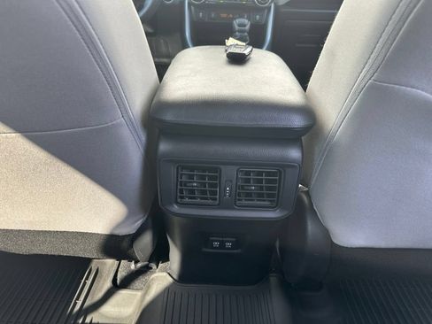 Used 2021 Toyota RAV4 XLE w/ XLE Grade Weather Package AWD/4WD image 33