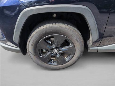 Used 2021 Toyota RAV4 XLE AWD/4WD image 30