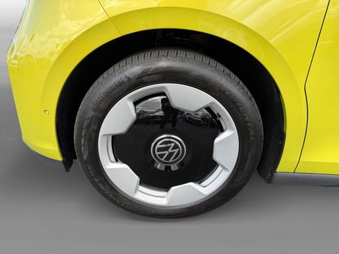 Certified 2025 Volkswagen ID. Buzz Pro S Plus AWD/4WD image 9