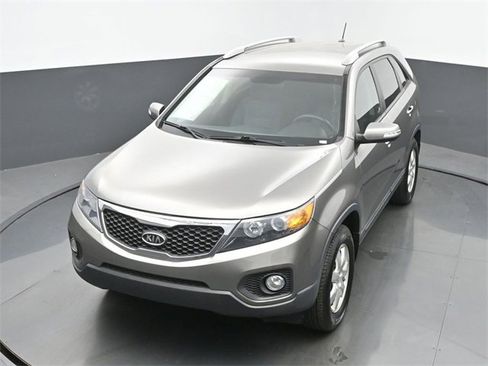 Used 2013 Kia Sorento LX w/ Convenience Pkg image 38