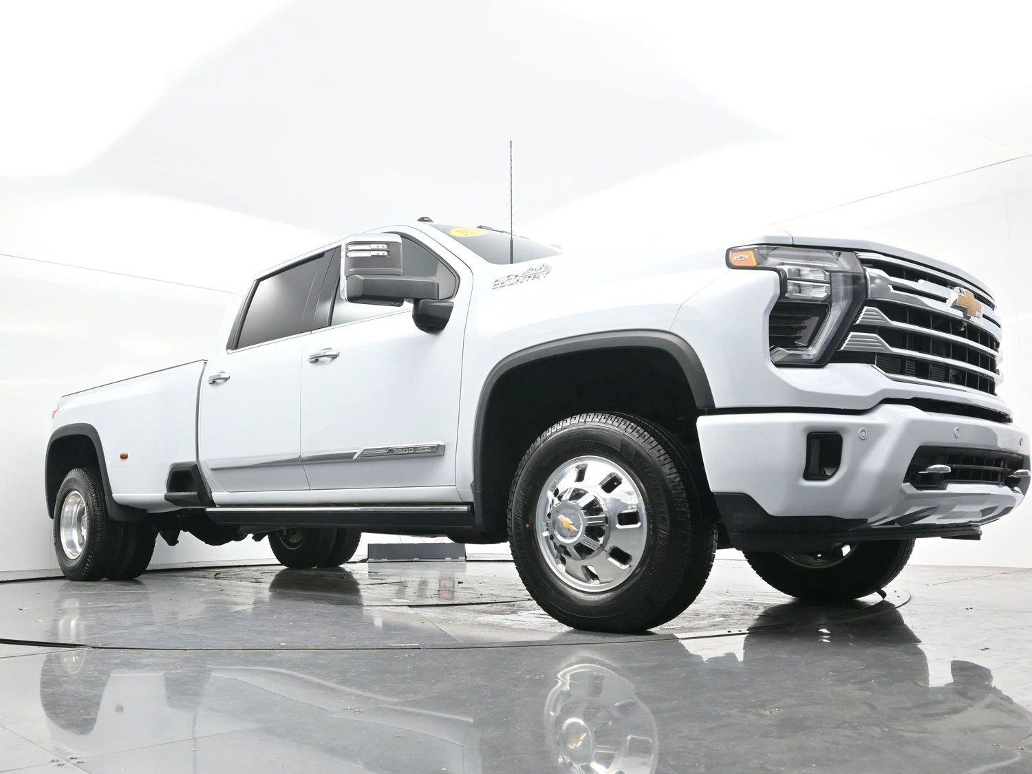 Used 2026 Chevrolet Silverado 3500 High Country w/ Technology Package AWD/4WD image 47