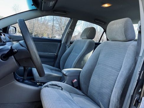 Used 2005 Toyota Corolla CE image 11