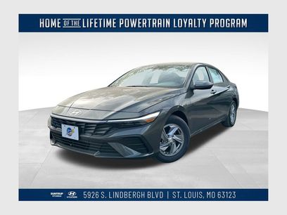 New 2025 Hyundai Elantra SE