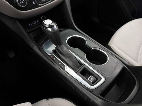 Used 2020 Chevrolet Equinox LT FWD image 21