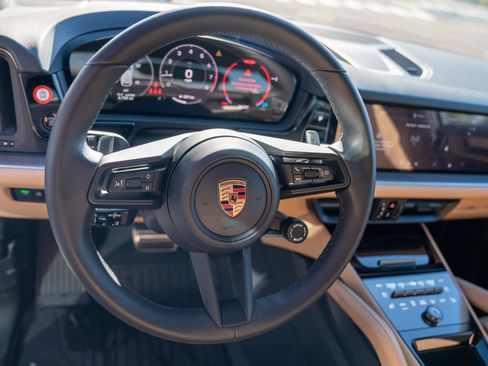 Certified 2026 Porsche Cayenne AWD/4WD image 14