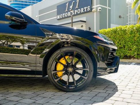 Used 2022 Lamborghini Urus image 34