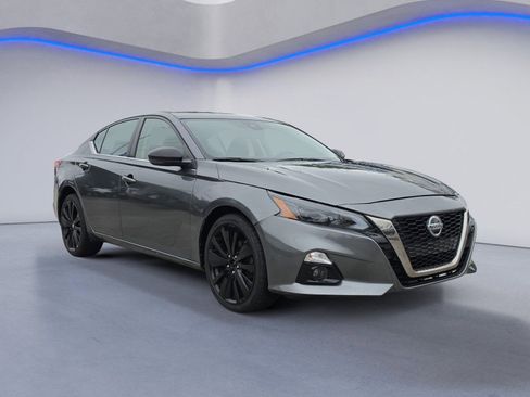 Used 2022 Nissan Altima 2.5 SR w/ Midnight Edition Package AWD/4WD image 7