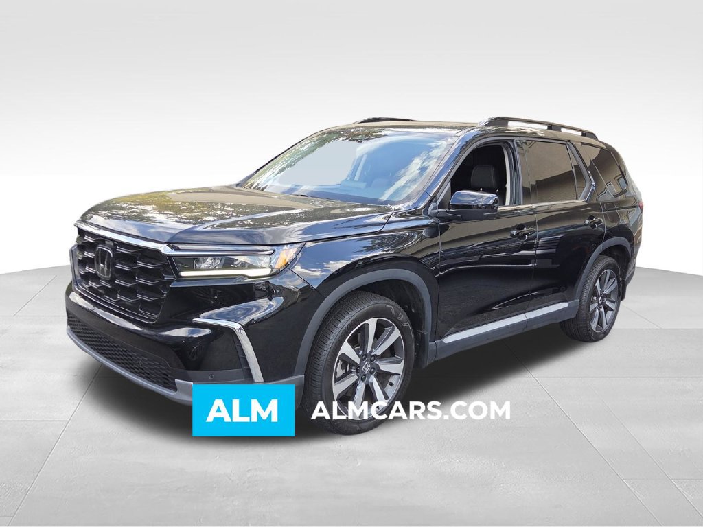 Used 2025 Honda Pilot Touring image 1