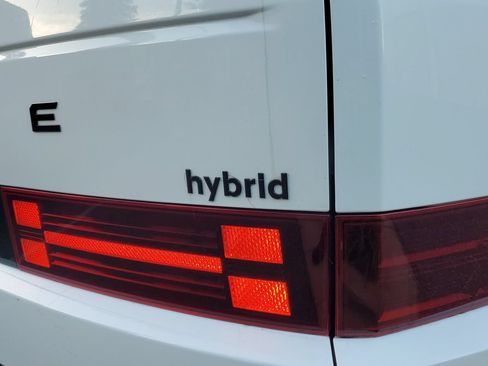 Used 2025 Hyundai Santa Fe Calligraphy FWD image 8
