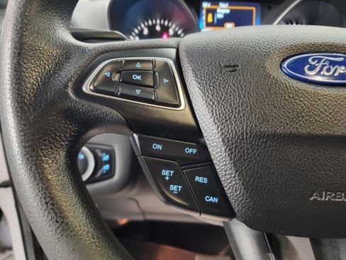 Used 2017 Ford Escape SE image 18