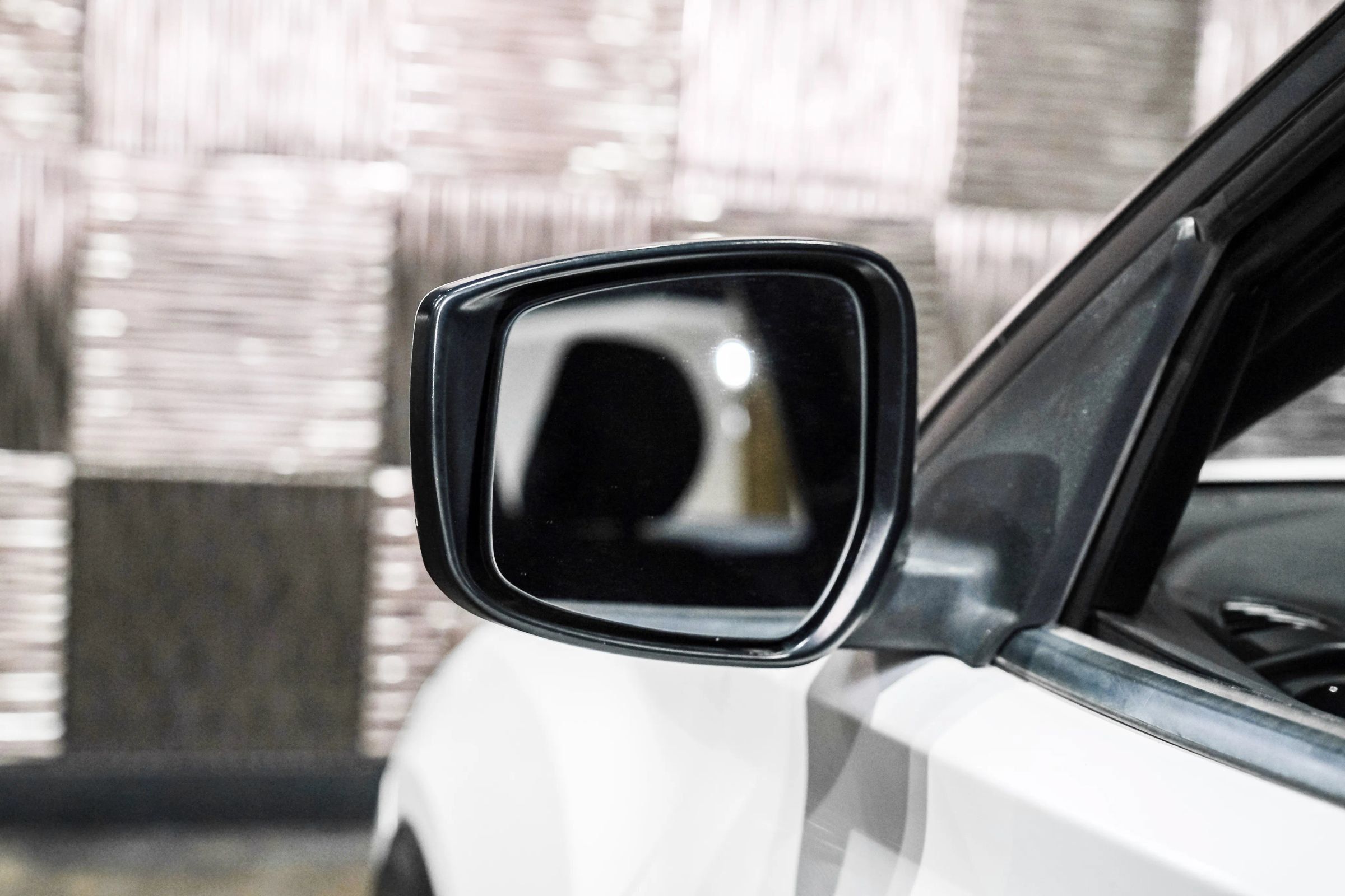 Used 2018 Nissan Kicks SV FWD image 29