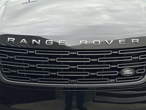 New 2026 Land Rover Range Rover Velar S AWD/4WD image 10