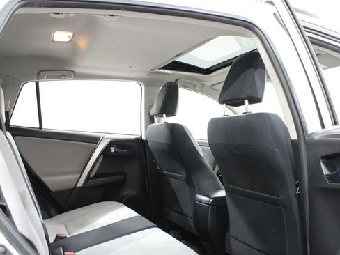 Used 2016 Toyota RAV4 XLE w/ Convenience Package AWD/4WD image 21